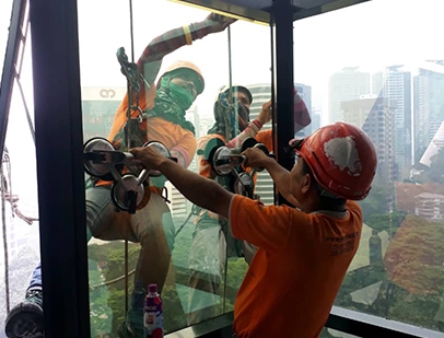 Glass Replacement, Windshield Repair & Replacement, Commercial Glass repair & replacement near Kuala Lumpur, Malaysia