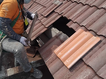 Roof and Gutter Repair, Roof Gutter Repair, Guttering Specialists, Roof Gutter Installation, Roof Gutter Maintenance, Roof Gutter Replacement, Roof Gutter Kuala Lumpur, Malaysia