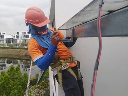 Roof & Gutter Repair, Roof Gutter Repair, Guttering Specialists, Roof Gutter Installation, Roof Gutter Maintenance, Roof Gutter Replacement, Roof Gutter Kuala Lumpur, Malaysia